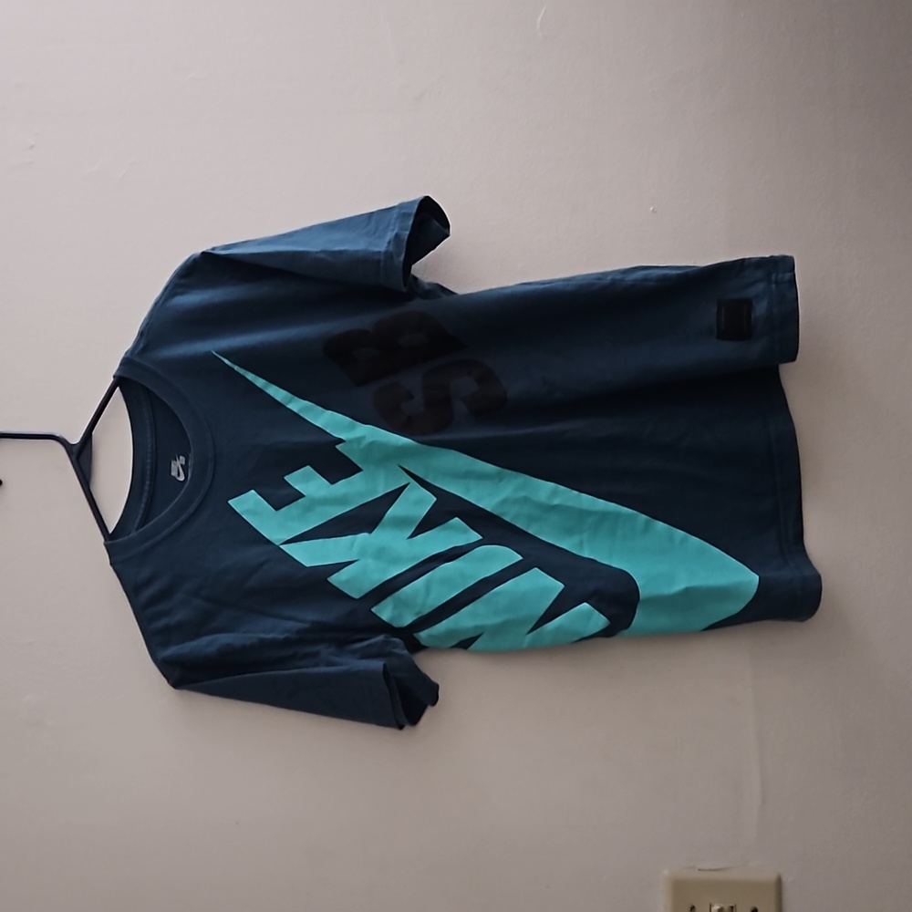 Medium Nike TSHIRT